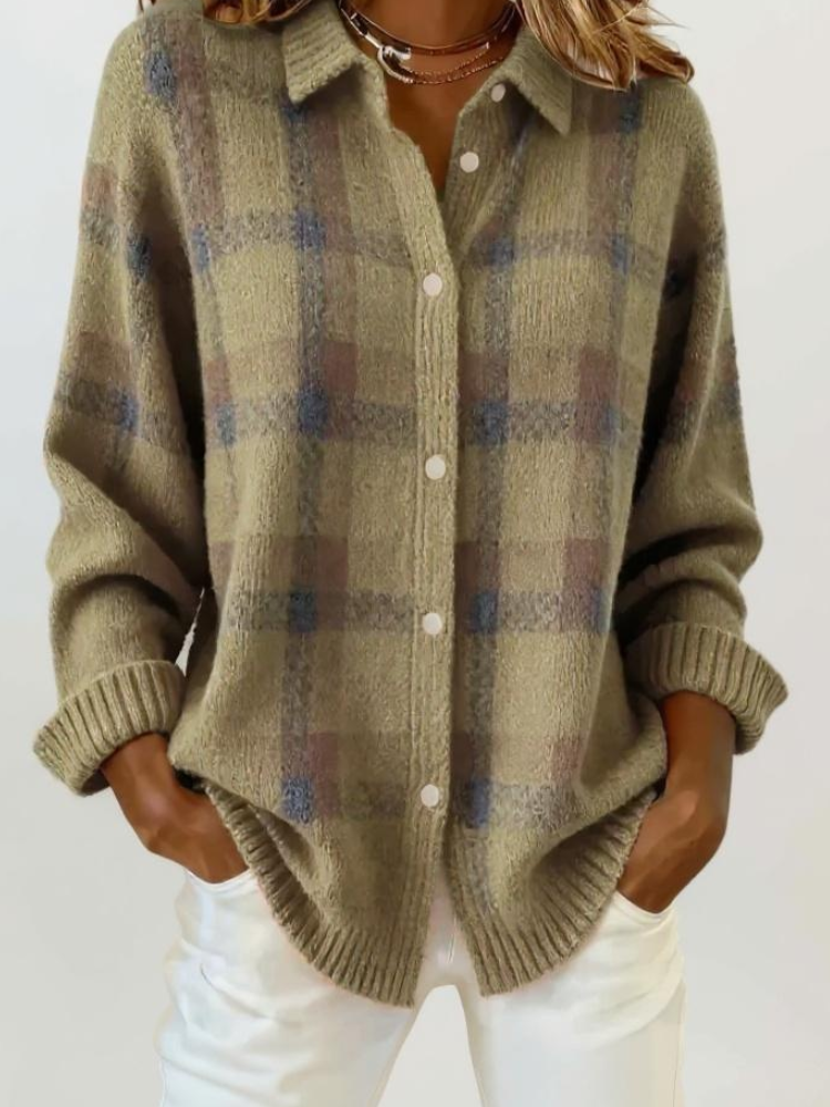Mia | Kuscheliger Knopfstrickpullover